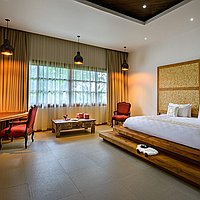 Elegant tropical villa in Umalas with expansive garden. Villas in Bali for Sale: Вилла в Керобокан, Балиан за 61,3 млн. RUB. Leasehold. Предварительный просмотр фото #6