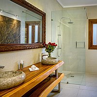 Elegant tropical villa in Umalas with expansive garden. Villas in Bali for Sale: Вилла в Керобокан, Балиан за 61,3 млн. RUB. Leasehold. Предварительный просмотр фото #12