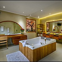 Elegant tropical villa in Umalas with expansive garden. Villas in Bali for Sale: Вилла в Керобокан, Балиан за 61,3 млн. RUB. Leasehold. Предварительный просмотр фото #7