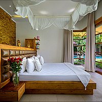 Elegant tropical villa in Umalas with expansive garden. Villas in Bali for Sale: Вилла в Керобокан, Балиан за 61,3 млн. RUB. Leasehold. Предварительный просмотр фото #11