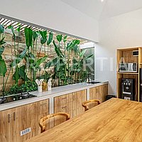 Beautiful Modern Villa In Kerobokan. Villas in Bali for Sale: Вилла в Керобокан, Балиан за 222 тыс. USD. Leasehold. Предварительный просмотр фото #2