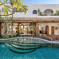 Chic and cozy tropical retreat near Umalas. Villas in Bali for Sale: Vila di dalam Kerobokan, Bali untuk 9,8 Miliar IDR. Leasehold. Pratinjau foto #1