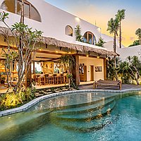 Chic and cozy tropical retreat near Umalas. Villas in Bali for Sale: Вилла в Керобокан, Балиан за 580 тыс. USD. Leasehold. Предварительный просмотр фото #1