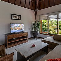 Spacious 4-Bedroom Villa in Absolute Prime Legian Local, just 400m from the Beach. Villas in Bali for Sale: Вилла в Легиан, Балиан за 38,9 млн. RUB. Leasehold. Предварительный просмотр фото #10