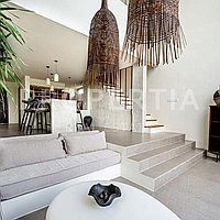 Modern Tropical Villa In Tumbak Bayuh. Villas in Bali for Sale: Вилла в Tumbak Bayuh, Балиан за 210 тыс. USD. Leasehold. Предварительный просмотр фото #2