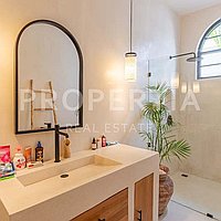 Charming Mediterranean Villa In Bingin. Villas in Bali for Sale: Вилла в Бингин, Балиан за 250 тыс. USD. Leasehold. Предварительный просмотр фото #11