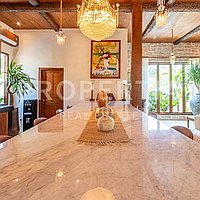 Stunning South European Style Villa In Canggu. Villas in Bali for Sale: Вилла в Tumbak Bayuh, Балиан за 630 тыс. USD. Leasehold. Предварительный просмотр фото #3