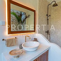 Stunning South European Style Villa In Canggu. Villas in Bali for Sale: Vila di dalam Tumbak Bayuh, Bali untuk 10,6 Miliar IDR. Leasehold. Pratinjau foto #6