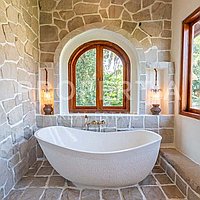 Stunning South European Style Villa In Canggu. Villas in Bali for Sale: Vila di dalam Tumbak Bayuh, Bali untuk 10,6 Miliar IDR. Leasehold. Pratinjau foto #20