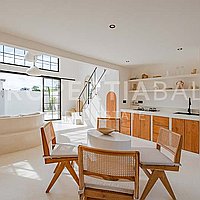 Amazing Profitable Villa In The Heart Of Bumbak. Villas in Bali for Sale: Вилла в Умалас, Балиан за 210 тыс. USD. Leasehold. Предварительный просмотр фото #3