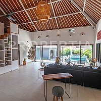 Spacious Modern Tropical Living In Padonan. Villas in Bali for Sale: Вилла в Padonan, Балиан за 278 тыс. USD. Leasehold. Предварительный просмотр фото #2