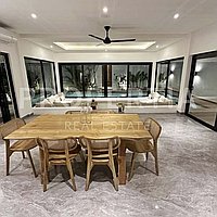 Stunning Modern Tropical Villa In Padonan. Villas in Bali for Sale: Vila di dalam Bali untuk 2,9 Miliar IDR. Leasehold. Pratinjau foto #1