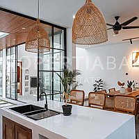 Charming Modern-Traditional Villa In Cepaka. Villas in Bali for Sale: Вилла в Cepaka, Балиан за 290 тыс. USD. Freehold. Предварительный просмотр фото #1