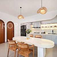 Finished 2 Bedrooms Villa In The Prime Area Of Berawa. Villas in Bali for Sale: Вилла в Берава (Чангу), Балиан за 344 тыс. USD. Freehold. Предварительный просмотр фото #1