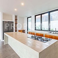 Spacious Villa Minutes From Bingin Beach. Villas in Bali for Sale: Вилла в Бингин, Балиан за 359 тыс. USD. Leasehold. Предварительный просмотр фото #2