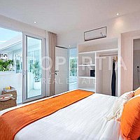 Stunning Luxury Family Villa In Berawa. Villas in Bali for Sale: Вилла в Берава (Чангу), Балиан за 12,9 млрд. IDR. Leasehold. Предварительный просмотр фото #15