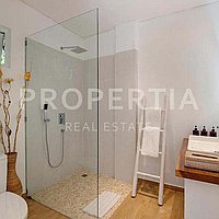 Stunning Luxury Family Villa In Berawa. Villas in Bali for Sale: Вилла в Берава (Чангу), Балиан за 12,9 млрд. IDR. Leasehold. Предварительный просмотр фото #8