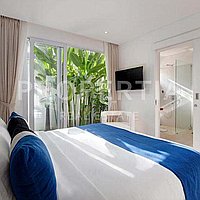 Stunning Luxury Family Villa In Berawa. Villas in Bali for Sale: Вилла в Берава (Чангу), Балиан за 12,9 млрд. IDR. Leasehold. Предварительный просмотр фото #13