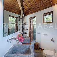 Stunning Balinese Villa Steps To The Beach. Villas in Bali for Sale: Вилла в Бингин, Балиан за 406 тыс. USD. Leasehold. Предварительный просмотр фото #16