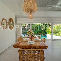 Stunning Modern Family Home In Berawa. Villas in Bali for Sale: Вилла в Берава (Чангу), Балиан за 293 тыс. USD. Leasehold. Предварительный просмотр фото #1