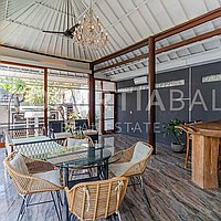 Modern Balinese Family Home In Berawa. Villas in Bali for Sale: Вилла в Берава (Чангу), Балиан за 403 тыс. USD. Leasehold. Предварительный просмотр фото #1