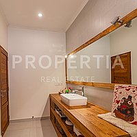 Spacious Family Home In Buduk. Villas in Bali for Sale: Вилла в Балиан за 527 тыс. USD. Leasehold. Предварительный просмотр фото #19