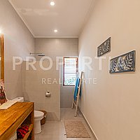 Spacious Family Home In Buduk. Villas in Bali for Sale: Вилла в Балиан за 527 тыс. USD. Leasehold. Предварительный просмотр фото #18