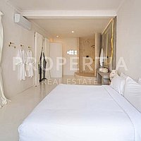 Spacious And Stylish Villa In Berawa. Villas in Bali for Sale: Вилла в Берава (Чангу), Балиан за 377 тыс. USD. Leasehold. Предварительный просмотр фото #13