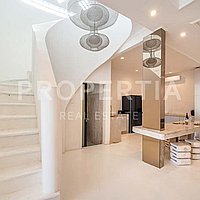 Spacious And Stylish Villa In Berawa. Villas in Bali for Sale: Вилла в Берава (Чангу), Балиан за 377 тыс. USD. Leasehold. Предварительный просмотр фото #1