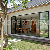 Charming Contemporary Family Home In Babakan. Villas in Bali for Sale: Vila di dalam Babakan, Bali untuk 5,6 Miliar IDR. Leasehold. Pratinjau foto #8