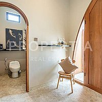 Beautiful Villa With Rice Field Views In Tumbak Bayuh. Villas in Bali for Sale: Vila di dalam Tumbak Bayuh, Bali untuk 3,3 Miliar IDR. Leasehold. Pratinjau foto #14