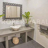 Modern Balinese Family Home In Umalas. Villas in Bali for Sale: Вилла в Умалас, Балиан за 28,5 млн. RUB. Leasehold. Предварительный просмотр фото #6