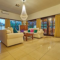 Oceanfront freehold villa in North Bali. Villas in Bali for Sale: Vila di dalam North Bali, Bali untuk 5,3 Miliar IDR. Freehold. Pratinjau foto #7