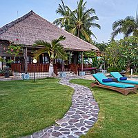 Oceanfront freehold villa in North Bali. Villas in Bali for Sale: Вилла в North Bali, Балиан за 311 тыс. USD. Freehold. Предварительный просмотр фото #2