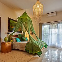 Oceanfront freehold villa in North Bali. Villas in Bali for Sale: Vila di dalam North Bali, Bali untuk 5,3 Miliar IDR. Freehold. Pratinjau foto #10