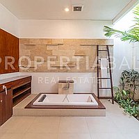Modern Balinese Villa In Bumbak. Villas in Bali for Sale: Вилла в Умалас, Балиан за 326 тыс. USD. Leasehold. Предварительный просмотр фото #3