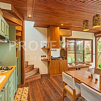 Stunning Tropical Wooden Villa In Buduk. Villas in Bali for Sale: Вилла в Buduk, Балиан за 211 тыс. USD. Leasehold. Предварительный просмотр фото #3