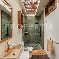 Stunning Tropical Wooden Villa In Buduk. Villas in Bali for Sale: Вилла в Buduk, Балиан за 211 тыс. USD. Leasehold. Предварительный просмотр фото #13