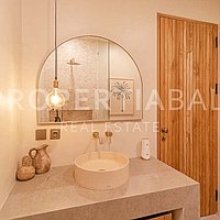 Amazing Tropical Inspired Villa In The Heart Of Bumbak. Villas in Bali for Sale: Вилла в Умалас, Балиан за 234 тыс. USD. Leasehold. Предварительный просмотр фото #14