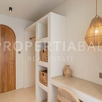 Amazing Tropical Inspired Villa In The Heart Of Bumbak. Villas in Bali for Sale: Вилла в Умалас, Балиан за 234 тыс. USD. Leasehold. Предварительный просмотр фото #18