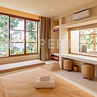 Charming Mediterranean Villa In Tumbak Bayuh. Villas in Bali for Sale: Вилла в Tumbak Bayuh, Балиан за 14,1 млн. RUB. Leasehold. Предварительный просмотр фото #12