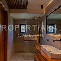 Outstanding Industrial Style Family Villa In Berawa. Villas in Bali for Sale: Вилла в Берава (Чангу), Балиан за 801 тыс. USD. Leasehold. Предварительный просмотр фото #7