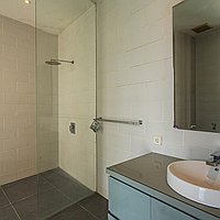 Ultra-chic modern villa with panoramic views of Jimbaran Bay and Benoa. Villas in Bali for Sale: Вилла в Bukit South, Балиан за 1509 тыс. USD. Freehold. Предварительный просмотр фото #16