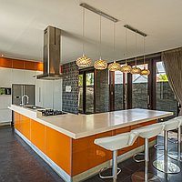 Ultra-chic modern villa with panoramic views of Jimbaran Bay and Benoa. Villas in Bali for Sale: Вилла в Bukit South, Балиан за 1509 тыс. USD. Freehold. Предварительный просмотр фото #9