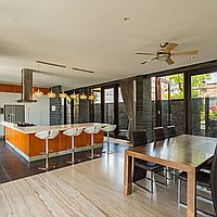 Ultra-chic modern villa with panoramic views of Jimbaran Bay and Benoa. Villas in Bali for Sale: Вилла в Bukit South, Балиан за 1509 тыс. USD. Freehold. Предварительный просмотр фото #8