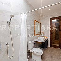 Balinese Contemporary Family Home In Berawa. Villas in Bali for Sale: Вилла в Берава (Чангу), Балиан за 28,4 млн. RUB. Leasehold. Предварительный просмотр фото #12