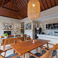 Balinese Contemporary Family Home In Berawa. Villas in Bali for Sale: Вилла в Берава (Чангу), Балиан за 28,4 млн. RUB. Leasehold. Предварительный просмотр фото #13