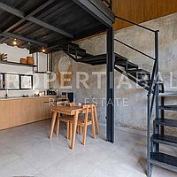 Modern Loft In The Heart Of Bumbak. Villas in Bali for Sale: Вилла в Умалас, Балиан за 8,6 млн. RUB. Leasehold. Предварительный просмотр фото #1