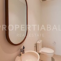 Timeless Luxury Family Villa In Berawa. Villas in Bali for Sale: Вилла в Берава (Чангу), Балиан за 1114 тыс. USD. Freehold. Предварительный просмотр фото #24