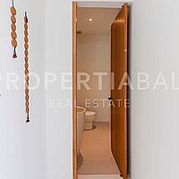 Timeless Luxury Family Villa In Berawa. Villas in Bali for Sale: Вилла в Берава (Чангу), Балиан за 1114 тыс. USD. Freehold. Предварительный просмотр фото #23